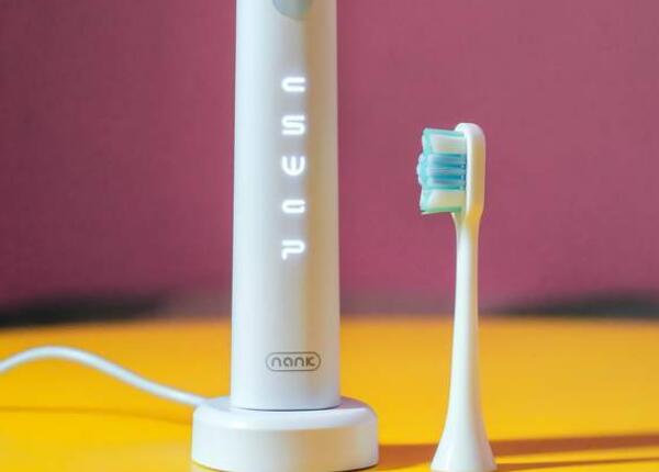 手提式電動牙刷怎么充電？電動牙刷充電方法大揭秘！