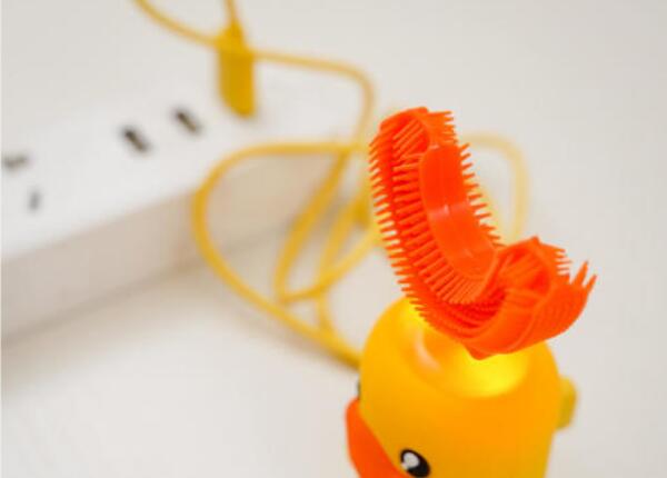 小孩電動牙刷u型牙刷怎么充電？u型牙刷的充電指南介紹