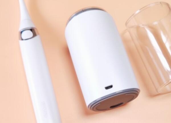 牙刷充電方式選擇：電動牙刷是無線充電好還是有線好？