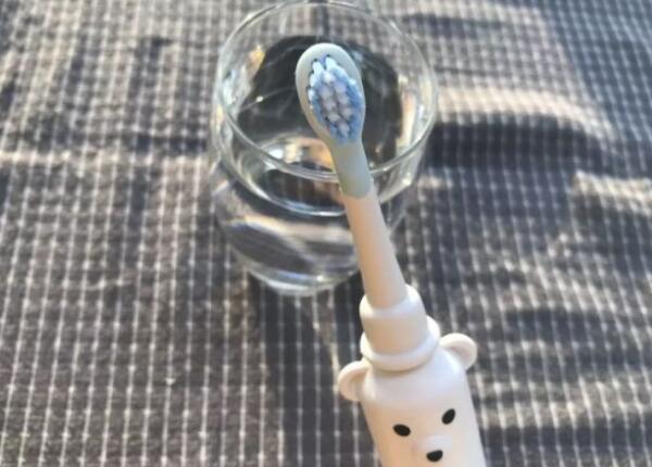 兒童如何正確用電動牙刷刷牙？牙刷刷牙指南分享